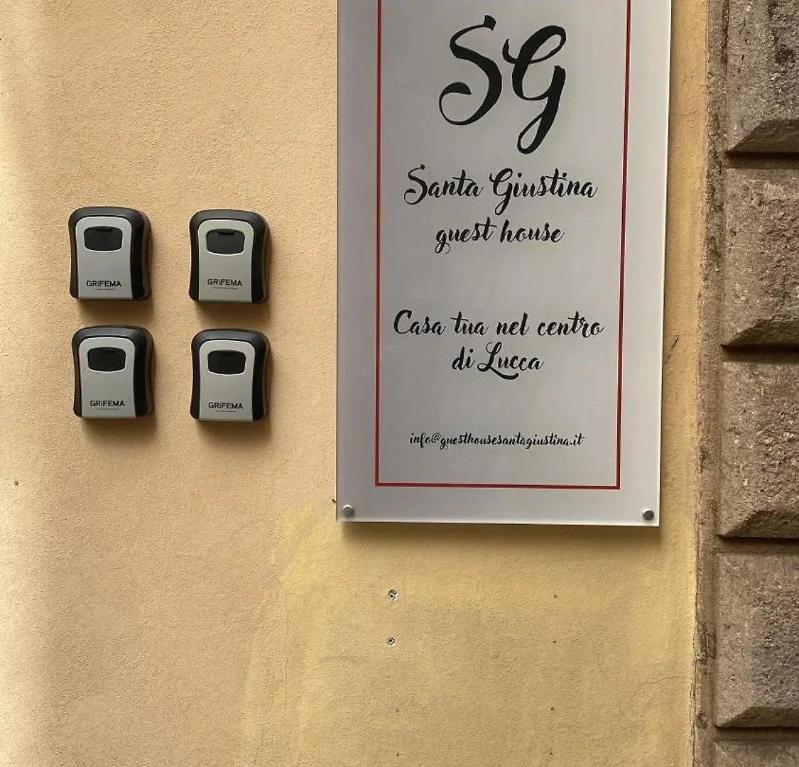 Guest House Santa Giustina Lucca Centro Storico 3*,  Italie